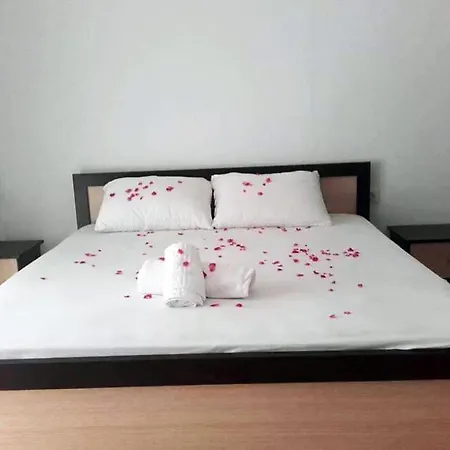 Romeo דירה בורש